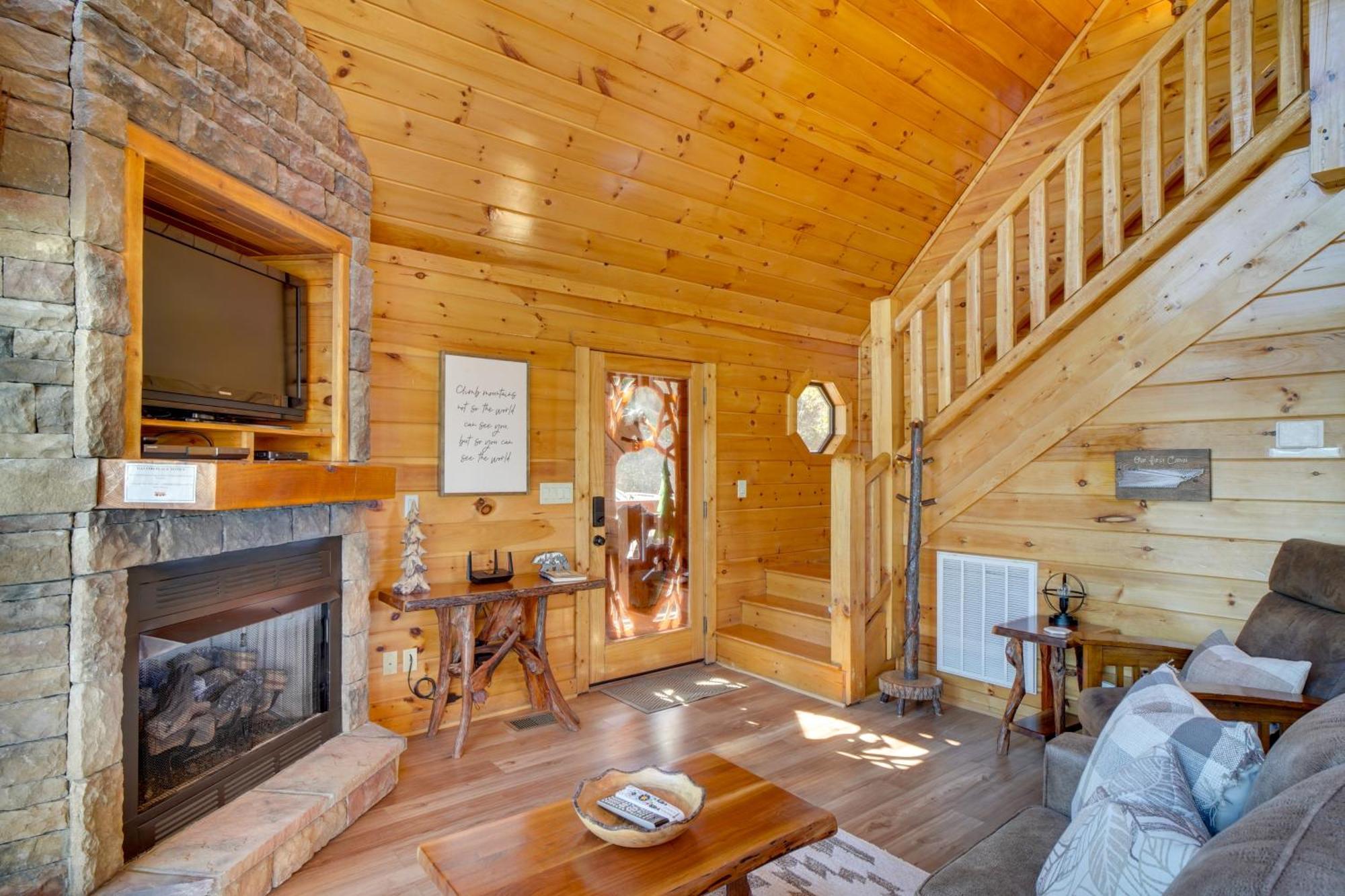 Hatcher Mtn Retreat Sevierville Cabin With Hot Tub! 外观 照片
