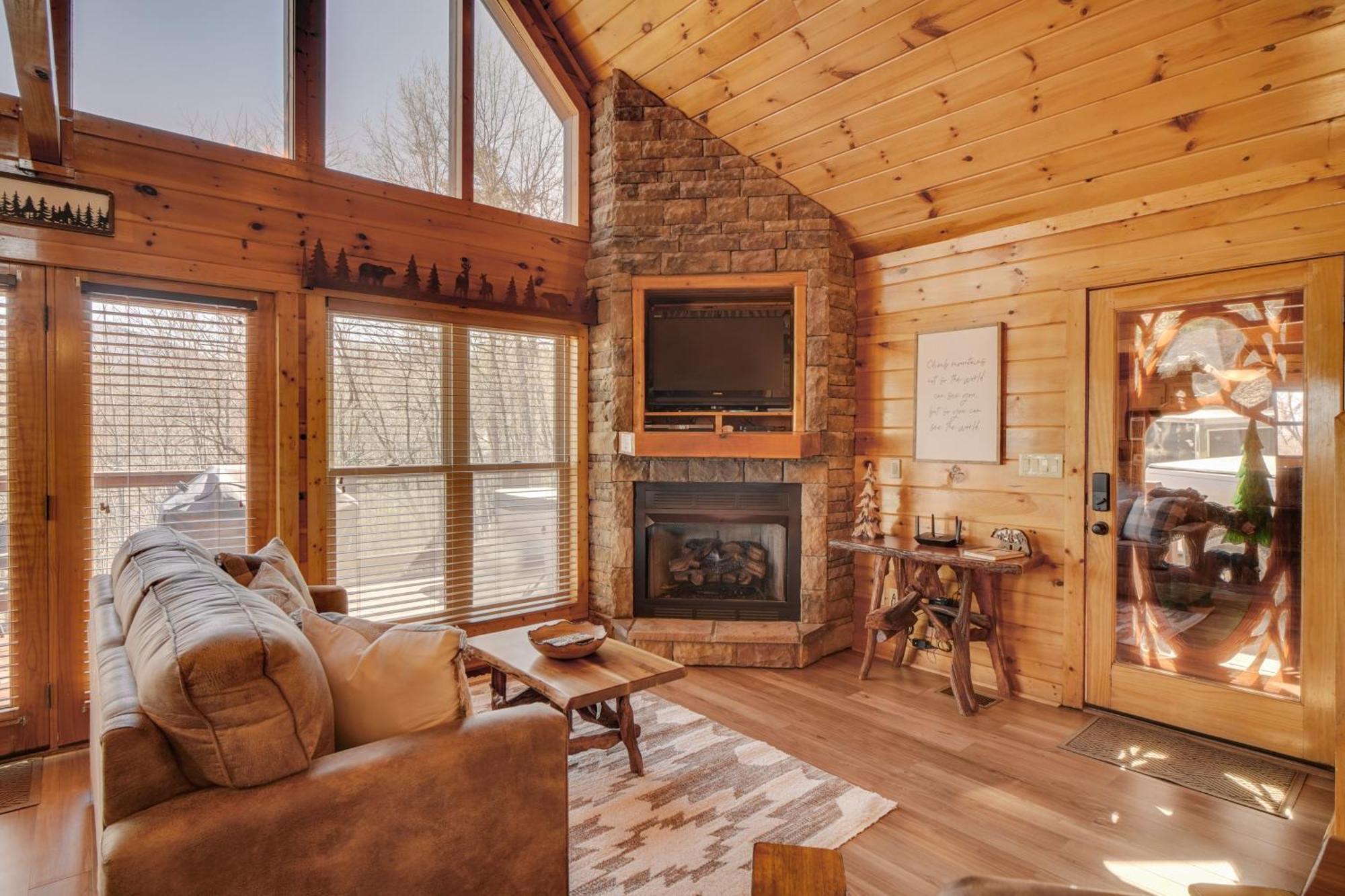 Hatcher Mtn Retreat Sevierville Cabin With Hot Tub! 外观 照片